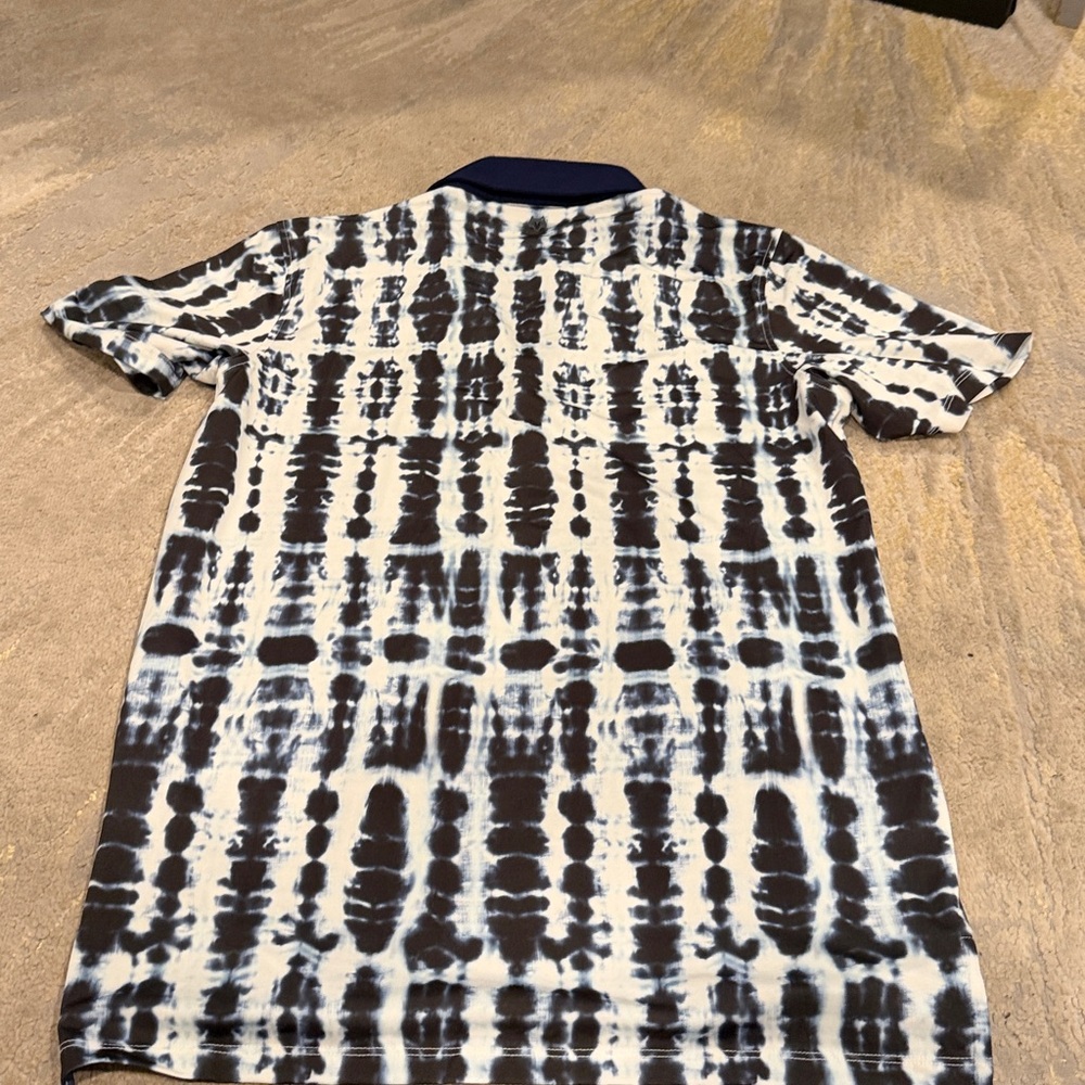 Greyson
Shibori Polo Maltese Blue size S in like new condition - Picture 7 of 9